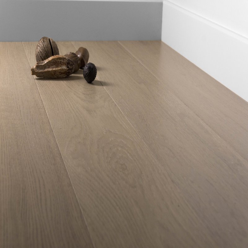 Engineered Wood Flooring  (Multi Layers) : Grey White Grain Brush