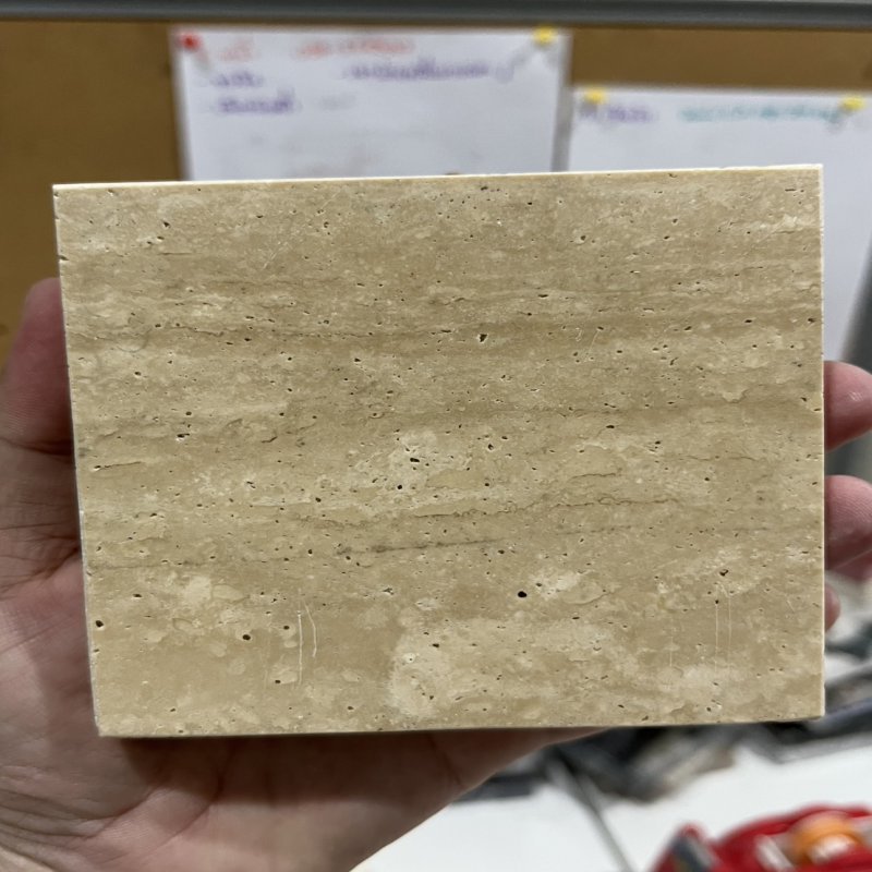 หินอ่อนทราเวอทิโน่